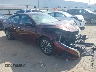 2024 Nissan Altima SV z VIN 1N4BL4DV6RN309524, wystawiony jako IAAI lot #42454680 z przebiegiem 47 479 mil mil oraz . Historia ofert i sprzedaży dostępna na DreamBid. Obrazek 1.
