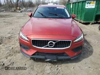 2021 Volvo V60 z VIN YV4102WK9M1070764, wystawiony jako Copart lot #46495284 z przebiegiem 30 074 mil mil oraz . Historia ofert i sprzedaży dostępna na DreamBid. Obrazek 5.