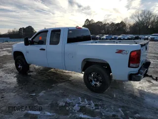2011 GMC Sierra 1500 SLE z VIN 1GTR2VE37BZ356767, wystawiony jako Copart lot #44529985 z przebiegiem 359 911 mil mil oraz Szkoda całkowita • Salvage title. Historia ofert i sprzedaży dostępna na DreamBid. Obrazek 2.