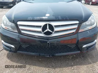 2013 Mercedes-Benz C 300 Sport with VIN WDDGF8AB9DA792571, listed as a IAAI auction lot 42455344 with 122,238 mi miles and . Bid and sale history available at DreamBid. Image 6.
