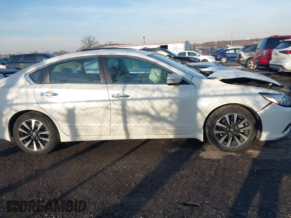 2018 Nissan Altima 2.5 S with VIN 1N4AL3AP2JC225714, listed as a IAAI auction lot 41200103 with 34,126 mi miles. Bid and sale history available at carsss.com. Image 13.