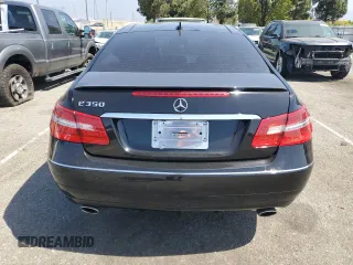 2013 Mercedes-Benz E 350 z VIN WDDKJ5KB6DF198576, wystawiony jako Copart lot #61848745 z przebiegiem 88 610 mil mil oraz Szkoda całkowita • Salvage title. Historia ofert i sprzedaży dostępna na DreamBid. Obrazek 6.