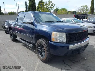 2007 Chevrolet Silverado 1500 LT w/1LT with VIN 2GCEC13C971730593, listed as a IAAI auction lot 41911806 with 192,098 mi miles. Bid and sale history available at carsss.com. Image 1.