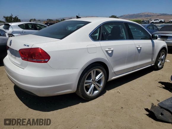 2015 Volkswagen Passat SE z VIN 1VWBV7A39FC053232, wystawiony jako Copart lot #60936005 z przebiegiem 24 801 mil mil oraz Szkoda całkowita • Salvage title. Historia ofert i sprzedaży dostępna na DreamBid. Obrazek 3.