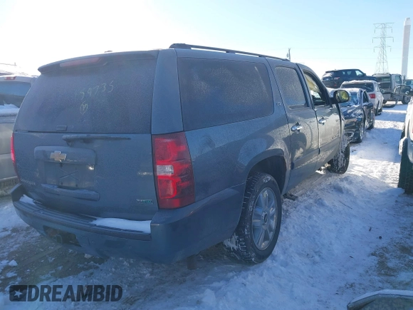 2008 Chevrolet Suburban LTZ with VIN 3GNFK16338G159735, listed as a IAAI auction lot 41289729 with 341,631 mi miles. Bid and sale history available at carsss.com. Image 4.