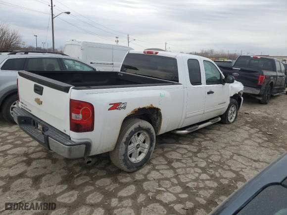 2011 Chevrolet Silverado 1500 LT with VIN 1GCRKSE30BZ423711, listed as a Copart auction lot 47199615 with NaN miles and Salvage Title. Bid and sale history available at carsss.com. Image 3.