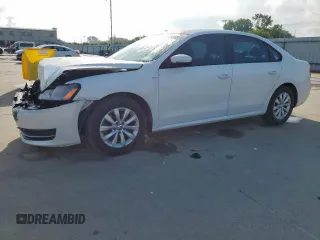 2014 Volkswagen Passat Wolfsburg Edition z VIN 1VWAT7A33EC090583, wystawiony jako Copart lot #58314955 z przebiegiem 110 983 mil mil oraz Szkoda całkowita • Salvage title. Historia ofert i sprzedaży dostępna na DreamBid. Obrazek 1.