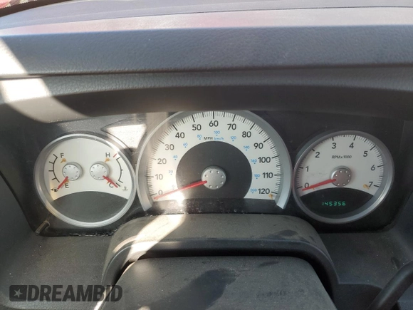 2008 Dodge Dakota SLT z VIN 1D7HW48N08S557814, wystawiony jako Copart lot #46627955 z przebiegiem 145 356 mil mil oraz Czysty tytuł • Clean title. Historia ofert i sprzedaży dostępna na DreamBid. Obrazek 9.