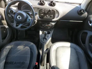 2016 Smart fortwo Passion z VIN WMEFJ5DA6GK064695, wystawiony jako Copart lot #53528315 z przebiegiem 53 508 mil mil oraz Szkody całkowita. Historia ofert i sprzedaży dostępna na DreamBid. Obrazek 8.