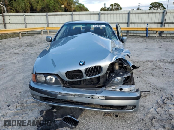 1998 BMW 5 Series 540i with VIN WBADE5327WBV93735, listed as a Copart auction lot 85789824 with 377,552 mi miles and Salvage Title. Bid and sale history available at DreamBid. Image 5.