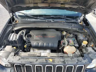 2018 Jeep Renegade Latitude with VIN ZACCJABB4JPJ40320, listed as a Copart auction lot 53735305 with 112,409 mi miles and Clean Title. Bid and sale history available at DreamBid. Image 12.