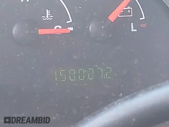 2008 Ford Econoline Passenger XL with VIN 1FBNE31L18DA20963, listed as a IAAI auction lot 41869182 with 150,027 mi miles. Bid and sale history available at carsss.com. Image 6.
