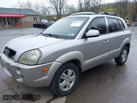 2006 Hyundai Tucson GLS with VIN KM8JN12D86U453274, listed as a IAAI auction lot 42095775 with 144,076 mi miles. Bid and sale history available at carsss.com. Image 2.
