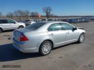 2011 Ford Fusion Hybrid with VIN 3FADP0L38BR302907, listed as a IAAI auction lot 41805491 with 197,453 mi miles. Bid and sale history available at carsss.com. Image 4.