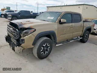 2017 Toyota Tacoma SR5 with VIN 5TFCZ5AN1HX059474, listed as a Copart auction lot 51136725 with NaN miles and Salvage Title. Bid and sale history available at carsss.com. Image 1.