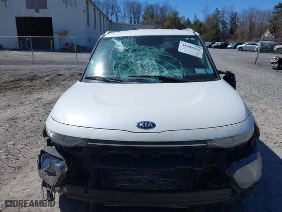 2020 Kia Soul LX with VIN KNDJ23AU8L7003306, listed as a IAAI auction lot 41889095 with 116,389 mi miles. Bid and sale history available at carsss.com. Image 6.