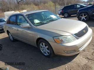 2002 Toyota Avalon XL with VIN 4T1BF28B22U238450, listed as a IAAI auction lot 41921545 with 246,520 mi miles. Bid and sale history available at carsss.com. Image 1.