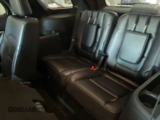 2019 Ford Explorer XLT z VIN 1FM5K8D85KGB20171, wystawiony jako IAAI lot #42767312 z przebiegiem 83 569 mil mil oraz . Historia ofert i sprzedaży dostępna na DreamBid. Obrazek 33.