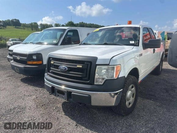2013 Ford F-150 XL z VIN 1FTEX1EM7DKF27157, wystawiony jako IAAI lot #42786348 z przebiegiem 157 918 mil mil oraz . Historia ofert i sprzedaży dostępna na DreamBid. Obrazek 7.