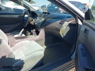 2004 Toyota Camry Solara SE with VIN 4T1CA38P04U007571, listed as a IAAI auction lot 41987189 with 261,078 mi miles. Bid and sale history available at carsss.com. Image 5.