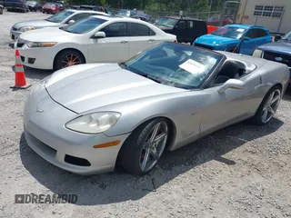 2005 Chevrolet Corvette with VIN 1G1YY34U055128686, listed as a IAAI auction lot 42035318 with 1 mi miles. Bid and sale history available at carsss.com. Image 2.