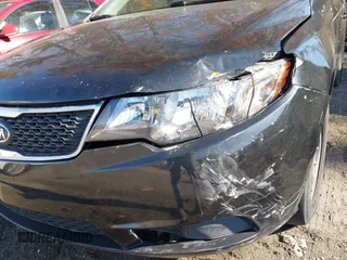 2013 Kia Forte LX with VIN KNAFT4A27D5738571, listed as a IAAI auction lot 41008444 with 190,511 mi miles. Bid and sale history available at carsss.com. Image 12.