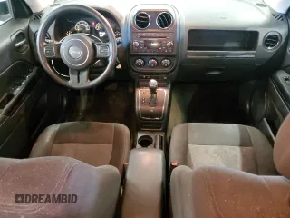 2017 Jeep Patriot 75th Anniversary z VIN 1C4NJRBB0HD142147, wystawiony jako Copart lot #56277075 z przebiegiem 144 251 mil mil oraz Czysty tytuł • Clean title. Historia ofert i sprzedaży dostępna na DreamBid. Obrazek 8.
