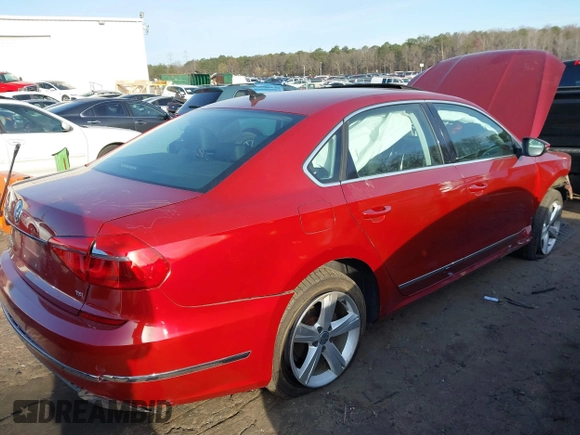 2016 Volkswagen Passat SE z VIN 1VWBS7A34GC066383, wystawiony jako IAAI lot #41723442 z przebiegiem 104 077 mil mil oraz . Historia ofert i sprzedaży dostępna na DreamBid. Obrazek 6.