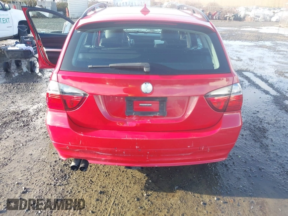2007 BMW 3 Series 328xi с VIN WBAVT73507FZ36976, выставлен на аукционе IAAI как лот 41647516 с пробегом 157 049 миль миль и . История ставок и продаж доступна на DreamBid. Изображение 6.