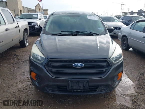 2017 Ford Escape S z VIN 1FMCU0F70HUC24455, wystawiony jako IAAI lot #42093457 z przebiegiem 144 049 mil mil oraz . Historia ofert i sprzedaży dostępna na DreamBid. Obrazek 12.