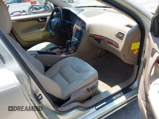 2005 Volvo S60 с VIN YV1RS592952441652, выставлен на аукционе IAAI как лот 42417094 с пробегом 174 894 миль миль и . История ставок и продаж доступна на DreamBid. Изображение 5.