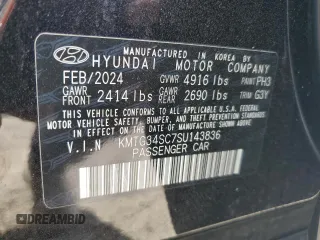 2025 Genesis G70 2.5T z VIN KMTG34SC7SU143836, wystawiony jako Copart lot #60212205 z przebiegiem 1 581 mil mil oraz Nie do naprawy • Non repairable. Historia ofert i sprzedaży dostępna na DreamBid. Obrazek 12.