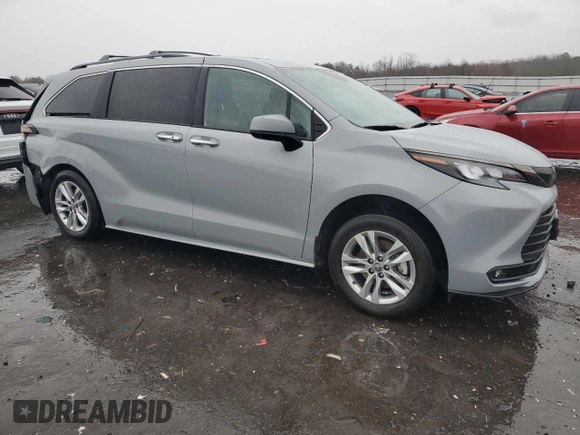 2022 Toyota Sienna XLE Woodland Edition with VIN 5TDASKFC7NS050054, listed as a Copart auction lot 84748544 with 0 mi miles and Salvage Title. Bid and sale history available at carsss.com. Image 4.