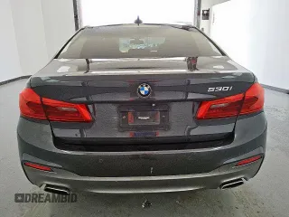2019 BMW 5 Series 530i z VIN WBAJA5C57KBX86311, wystawiony jako Copart lot #57868065 z przebiegiem 109 573 mil mil oraz Czysty tytuł • Clean title. Historia ofert i sprzedaży dostępna na DreamBid. Obrazek 6.