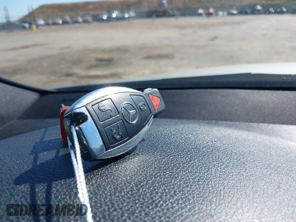 2011 Mercedes-Benz C 300 Sport с VIN WDDGF5EB0BA476899, выставлен на аукционе IAAI как лот 42192386 с пробегом 164 550 миль миль и . История ставок и продаж доступна на DreamBid. Изображение 11.