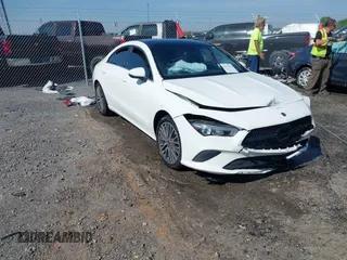 2021 Mercedes-Benz CLA 250 z VIN W1K5J4GB8MN186418, wystawiony jako IAAI lot #41999575 z przebiegiem 76 901 mil mil oraz . Historia ofert i sprzedaży dostępna na DreamBid. Obrazek 1.