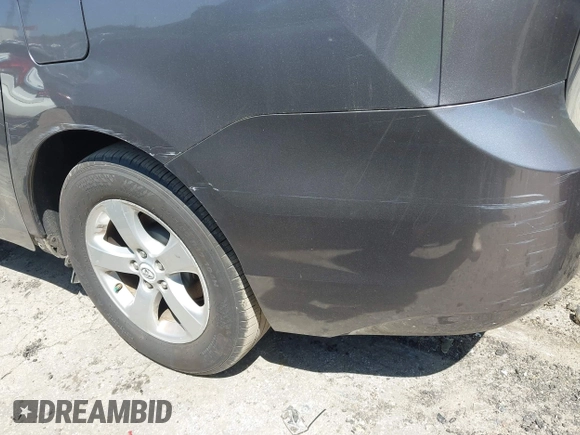 2011 Toyota Sienna LE AAS z VIN 5TDKK3DC3BS112980, wystawiony jako IAAI lot #42053582 z przebiegiem 232 404 mil mil oraz . Historia ofert i sprzedaży dostępna na DreamBid. Obrazek 21.