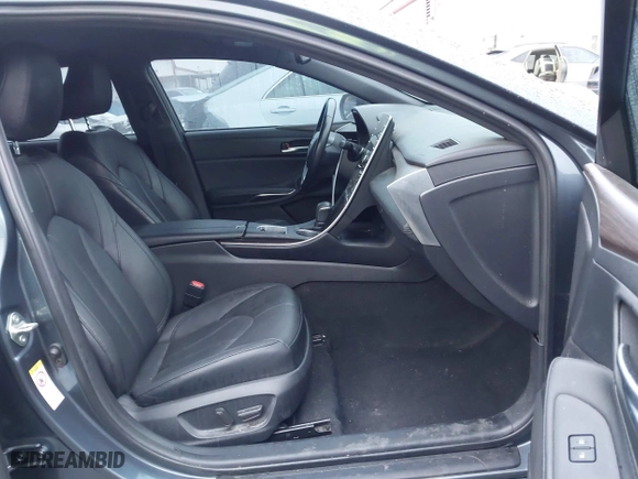 2019 Toyota Avalon XLE with VIN 4T1BZ1FB3KU033885, listed as a IAAI auction lot 41774796 with 77,835 mi miles. Bid and sale history available at carsss.com. Image 5.