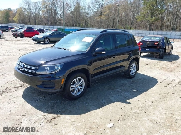 2016 Volkswagen Tiguan SEL with VIN WVGAV7AX6GW558562, listed as a IAAI auction lot 41877989 with 138,342 mi miles. Bid and sale history available at carsss.com. Image 2.