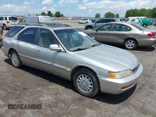 1997 Honda Accord EX z VIN 1HGCE1894VA008614, wystawiony jako IAAI lot #42550249 z przebiegiem 258 207 mil mil oraz . Historia ofert i sprzedaży dostępna na DreamBid. Obrazek 1.