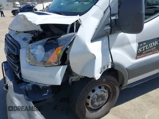 2018 Ford Transit Cargo with VIN 1FTBW3XGXJKB34600, listed as a IAAI auction lot 42017817 with 116,399 mi miles. Bid and sale history available at carsss.com. Image 17.