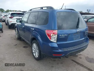 2012 Subaru Forester X Premium z VIN JF2SHBCC7CH431025, wystawiony jako IAAI lot #42144648 z przebiegiem 114 336 mil mil oraz . Historia ofert i sprzedaży dostępna na DreamBid. Obrazek 3.