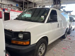 2017 Chevrolet Express Cargo с VIN 1GCWGAFF0H1275199, выставлен на аукционе IAAI как лот 42621702 с пробегом 171 974 миль миль и . История ставок и продаж доступна на DreamBid. Изображение 5.