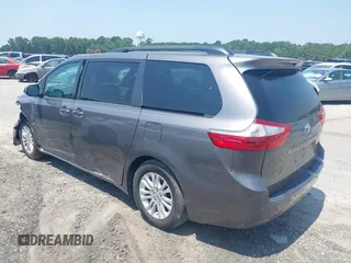 2017 Toyota Sienna XLE Auto Access Seat z VIN 5TDYZ3DC2HS850817, wystawiony jako IAAI lot #42564078 z przebiegiem 190 069 mil mil oraz . Historia ofert i sprzedaży dostępna na DreamBid. Obrazek 3.