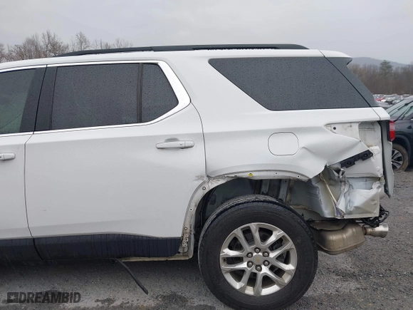 2019 Chevrolet Traverse LT Cloth with VIN 1GNERGKW0KJ221320, listed as a IAAI auction lot 41827836 with 151,893 mi miles. Bid and sale history available at carsss.com. Image 18.