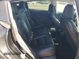 2018 Tesla Model 3 Long Range Battery z VIN 5YJ3E1EA8JF123005, wystawiony jako Copart lot #57272825 z przebiegiem 170 951 mil mil oraz Szkoda całkowita • Salvage title. Historia ofert i sprzedaży dostępna na DreamBid. Obrazek 10.