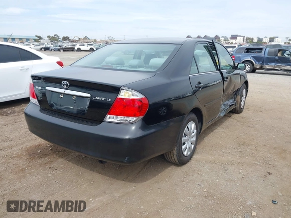 2005 Toyota Camry STD z VIN 4T1BE32K65U383111, wystawiony jako IAAI lot #41735806 z przebiegiem 115 285 mil mil oraz . Historia ofert i sprzedaży dostępna na DreamBid. Obrazek 4.