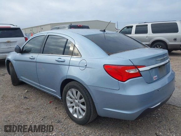 2014 Chrysler 200 Touring with VIN 1C3CCBBB3EN136829, listed as a IAAI auction lot 41279121 with 122,947 mi miles. Bid and sale history available at carsss.com. Image 3.