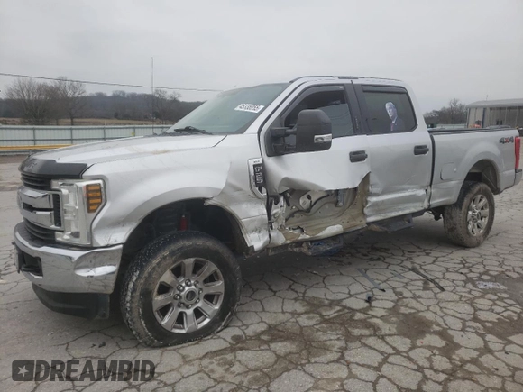 2018 Ford Super Duty F-250 SRW XL with VIN 1FT7W2B62JEB39366, listed as a Copart auction lot 45338955 with 161,626 mi miles and Clean Title. Bid and sale history available at carsss.com. Image 1.