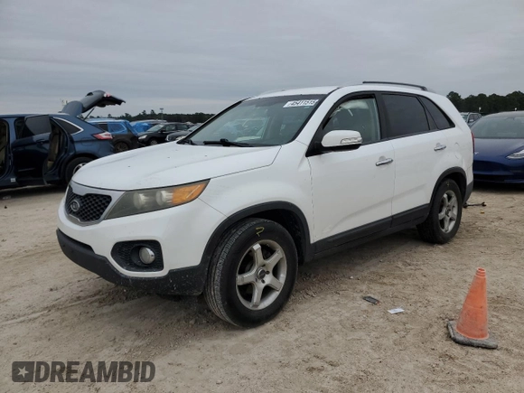 2011 Kia Sorento LX with VIN 5XYKT3A13BG133986, listed as a Copart auction lot 45411515 with 201,884 mi miles and Salvage Title. Bid and sale history available at carsss.com. Image 1.
